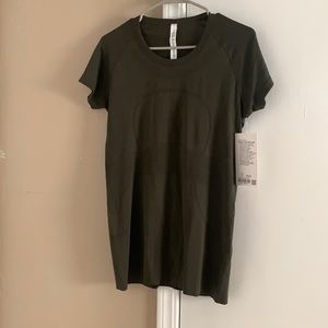 Lululemon swiftly tech short sleeve